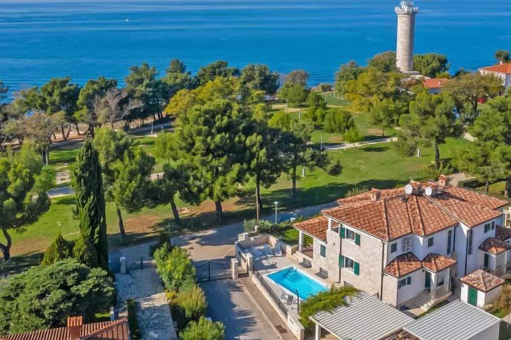 Villa Beach Front 1