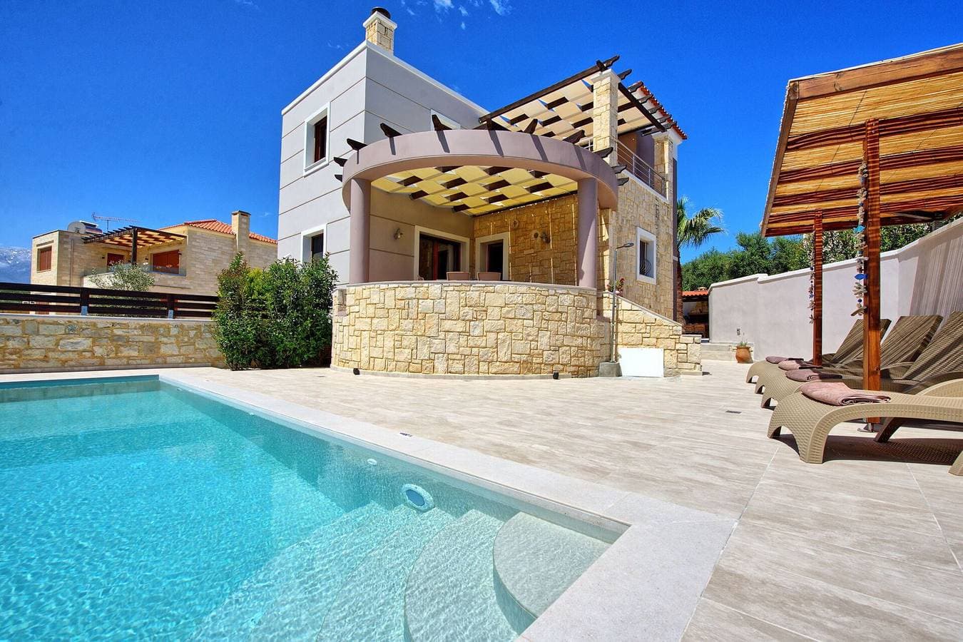 Foto 7 von 32: Villa für 4 Personen mit Terrasse