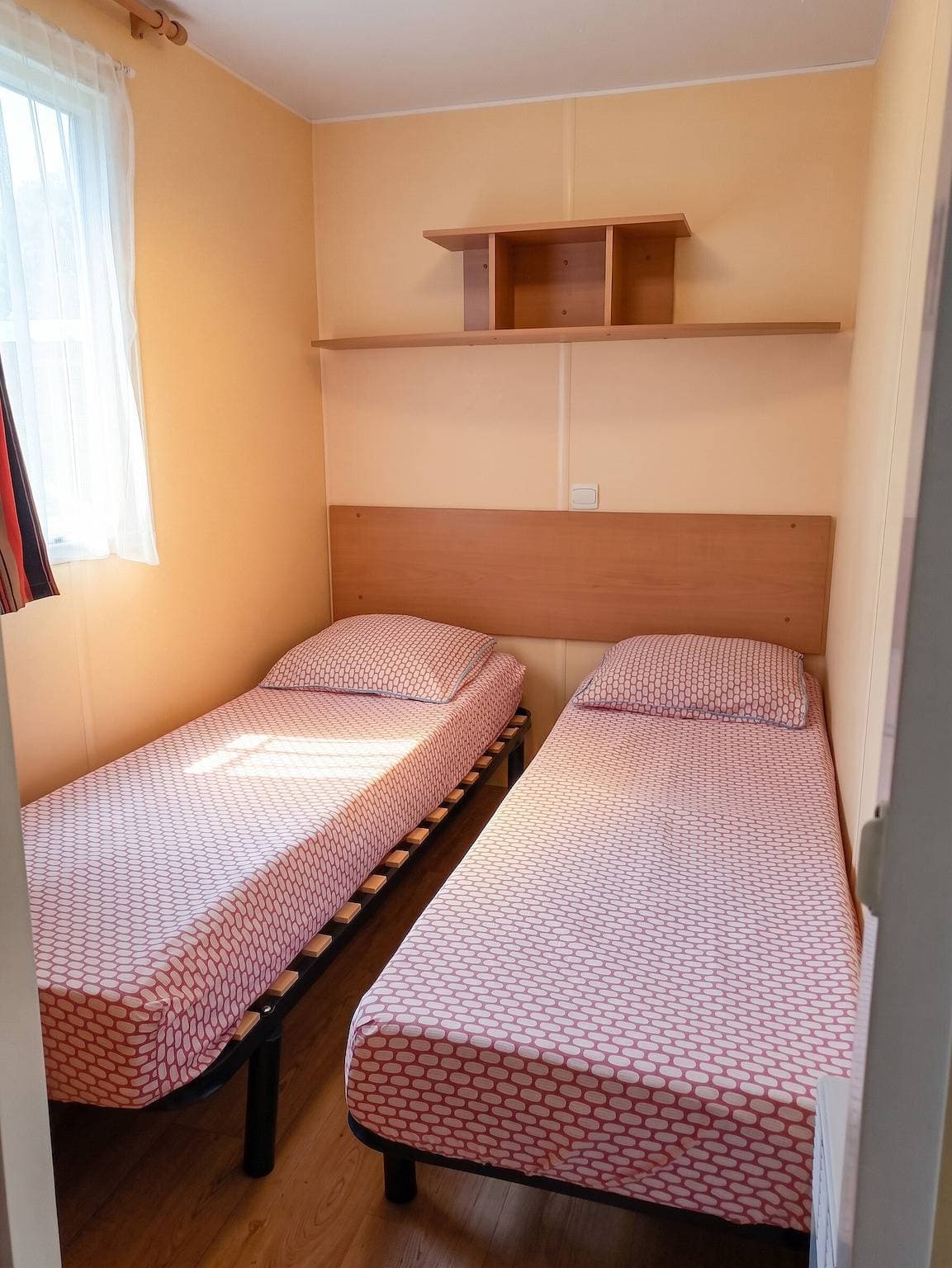 Foto 3 von 12: Charmanter Bungalow in Saint-Pierre-d'Oléron - Privater Garten