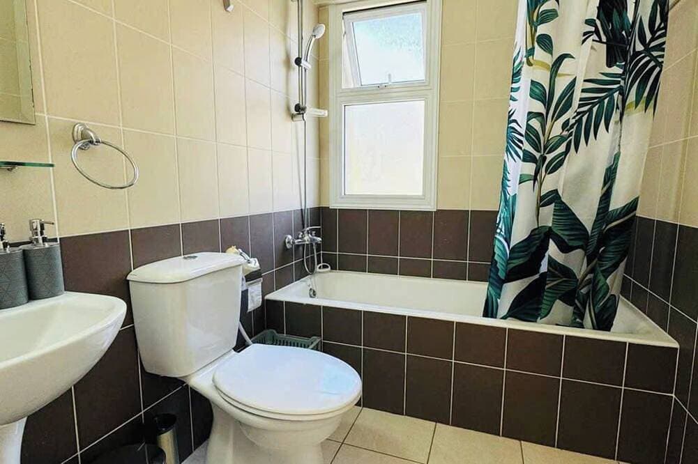 Foto 9 von 27: 2Br apartment w Large Balcony-Pool-Parking-Work friendly-Paphos Central