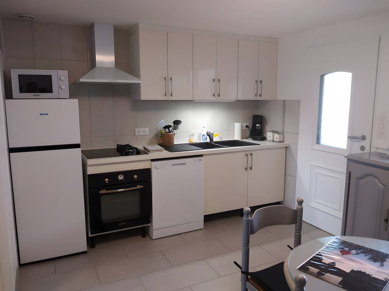 Foto 5 von 11: Ferienhaus 'Gîte Des Caves' mit privater Terrasse, WLAN und Klimaanlage