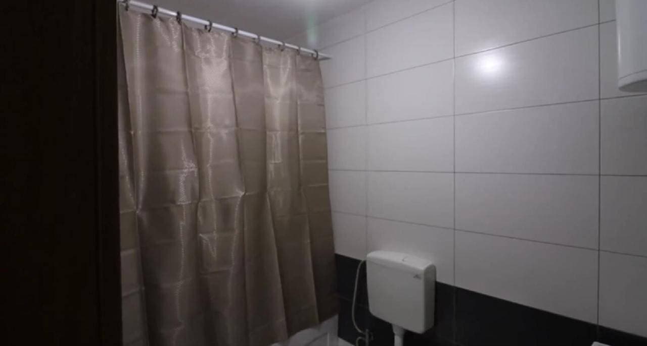 Foto 2 von 5: Apartmant Cozy Prishtina