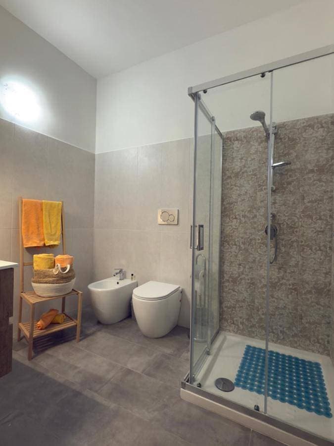 Foto 2 von 9: Double Room with Private Bathroom