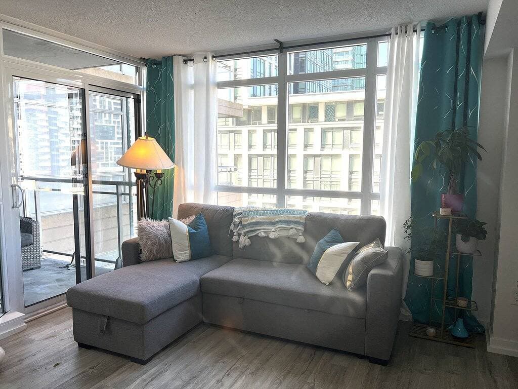 Foto 4 von 6: Master bedroom in Downtown Toronto, Cn tower, Financial District