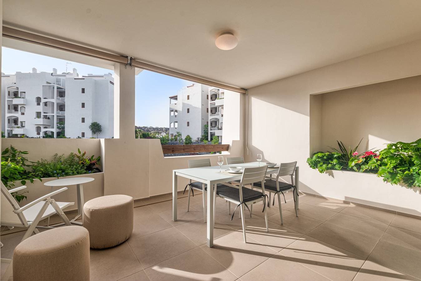 Jardines - Avago 2.2  Pool View 1B 1