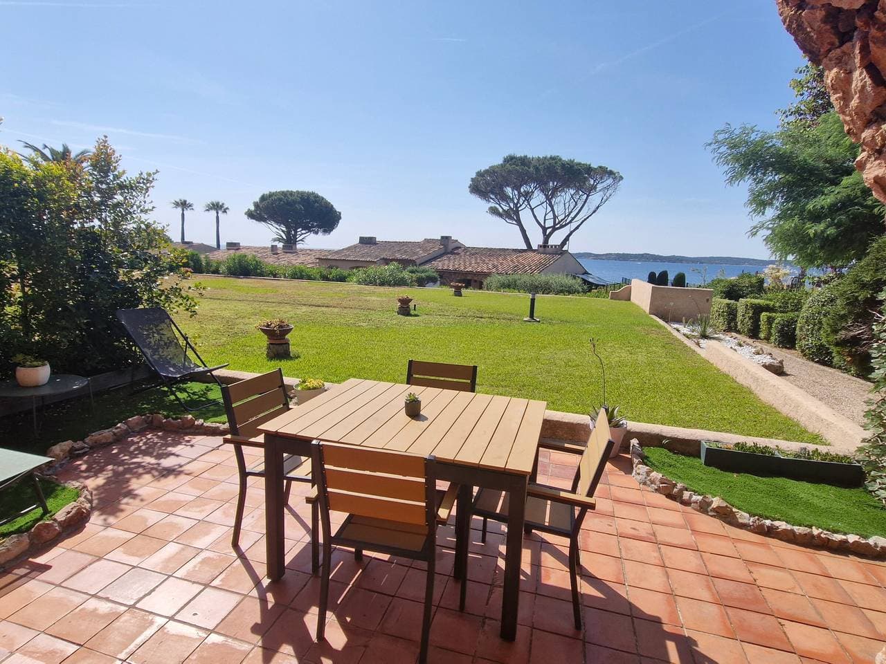 Foto 6 von 30: Klimatisiertes Studio mit Pool in Sainte-Maxime