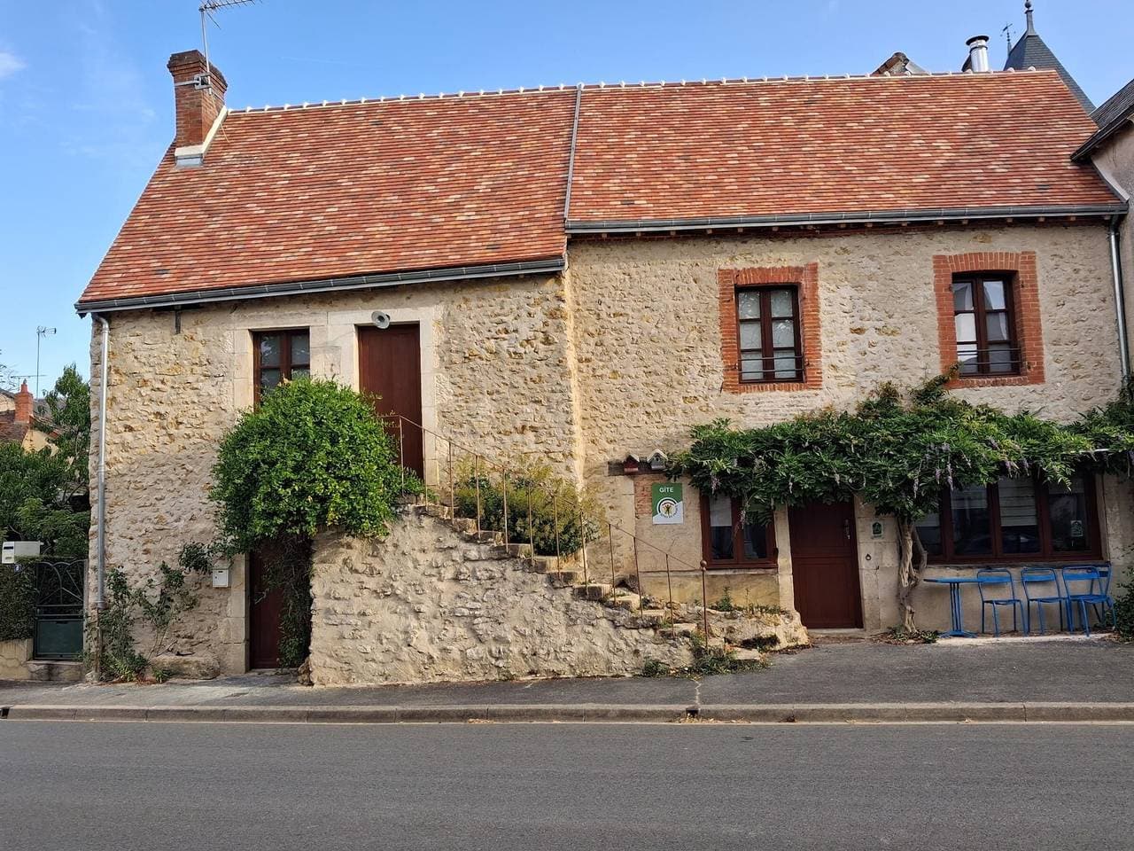 Gemütliches Ferienhaus mit Sauna, Pool und grünem Außenbereich in der Creuse-Talmark 1