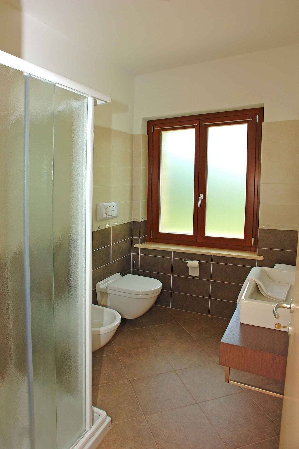 Foto 9 von 21: Ferienwohnung mit Blick auf den Gardasee