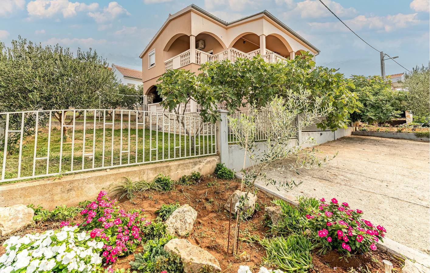 Gemütliche Ferienwohnung am Meer mit Terrasse, WLAN und Parkplatz 1