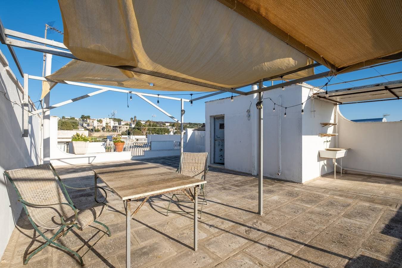 Foto 3 von 23: Ferienwohnung 'Appartamento Con Due Camere E Giardinetto' mit Meerblick