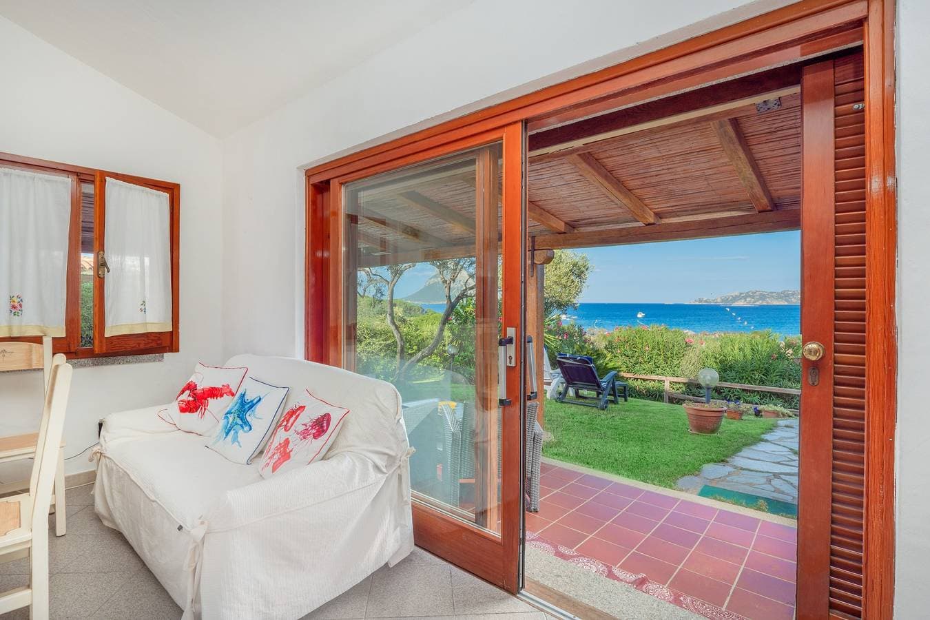 Foto 4 von 25: Landhaus Porto Taverna, 80 m vom Strand entfernt, mit privater Terrasse und Garten