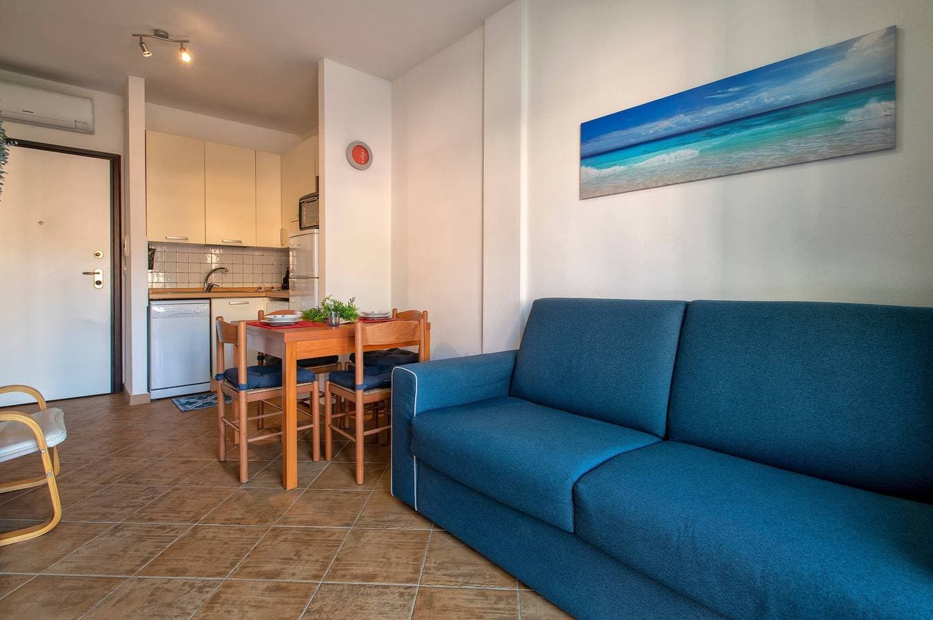 Foto 10 von 26: Ferienwohnung 'Gio's' mit Gemeinschaftspool, privatem Garten und Klimaanlage