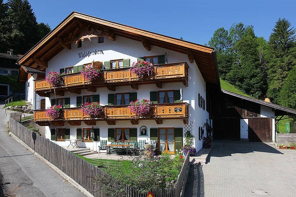 Waldfrieden, Haus 1