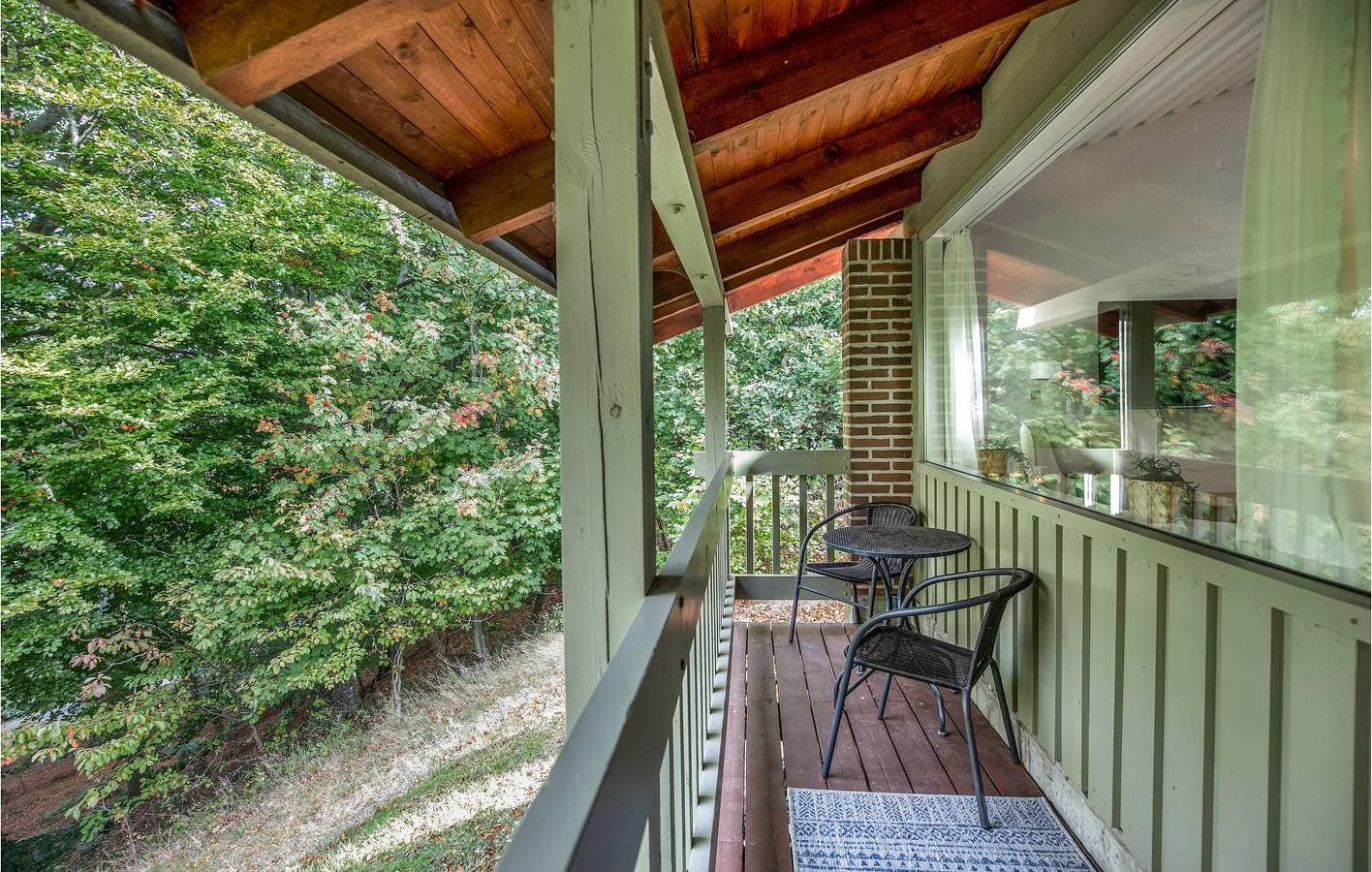 Foto 13 von 33: Ferienwohnung für 4 Personen mit Terrasse