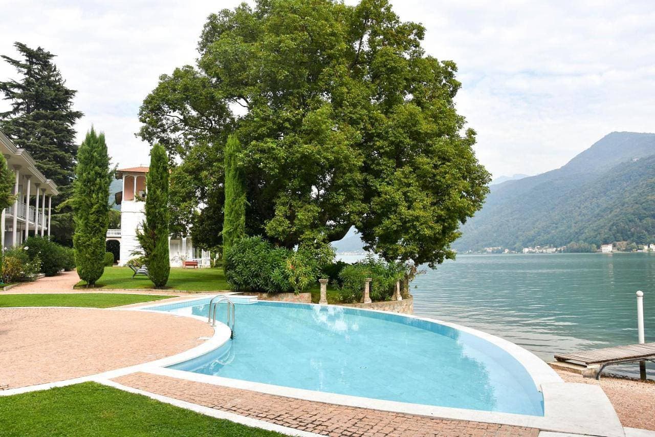 Beautiful apartment on the lake, pool & parking - Nr 124 1