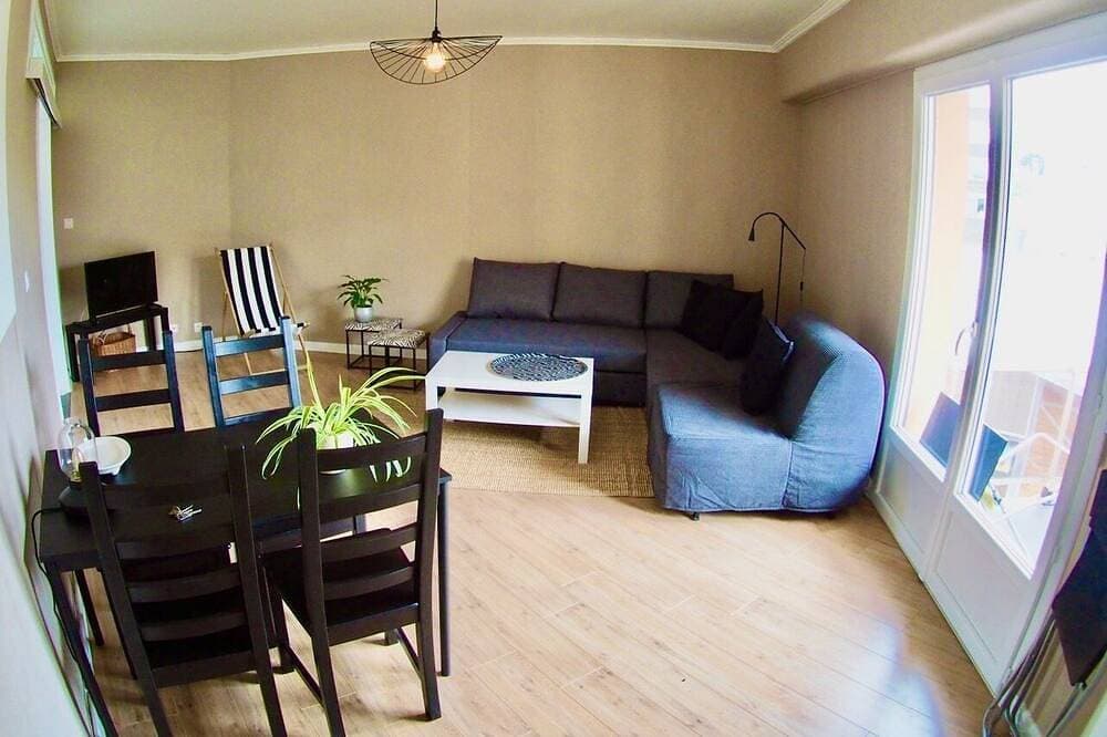 Foto 6 von 12: 38m2 studio with balcony next to Rochebonne beach in St Malo, Brittany