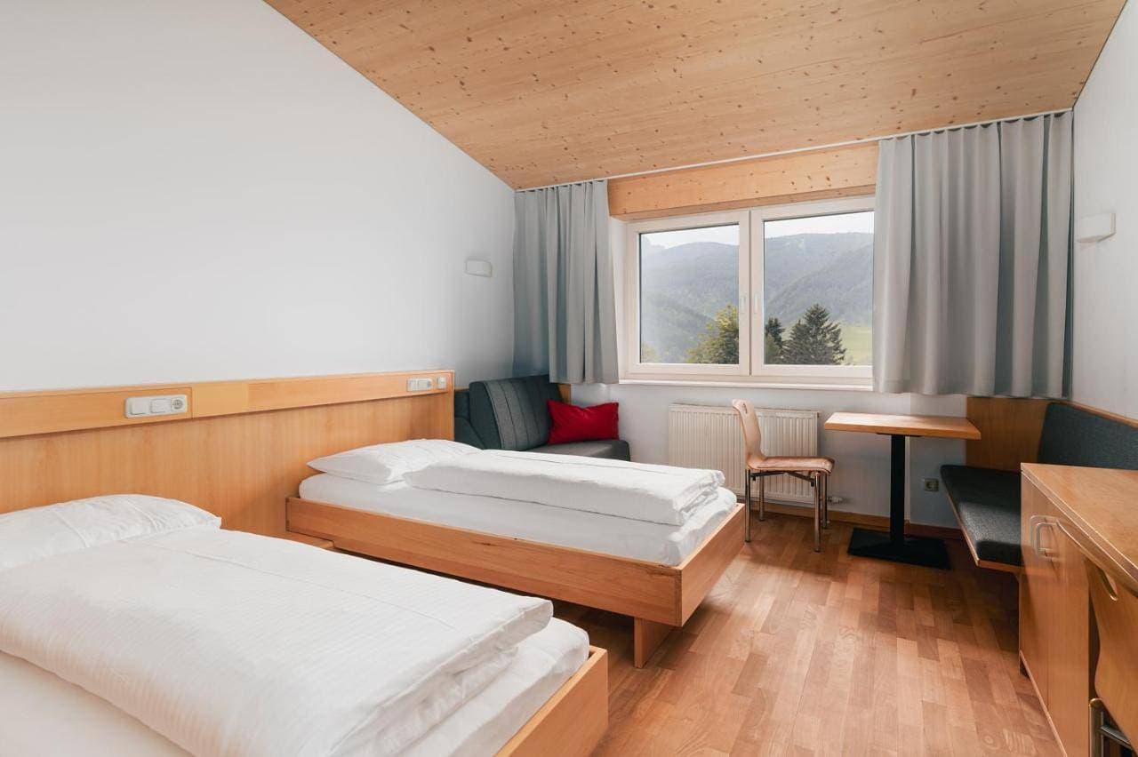 Foto 3 von 10: Twin Room with Extra Bed