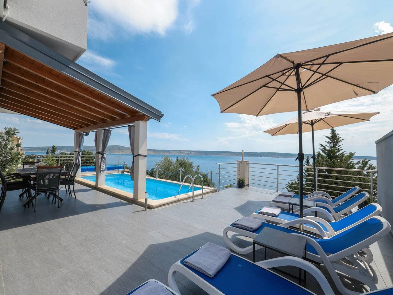 Foto 13 von 60: Luxusapartment mit beheiztem Pool in Starigrad