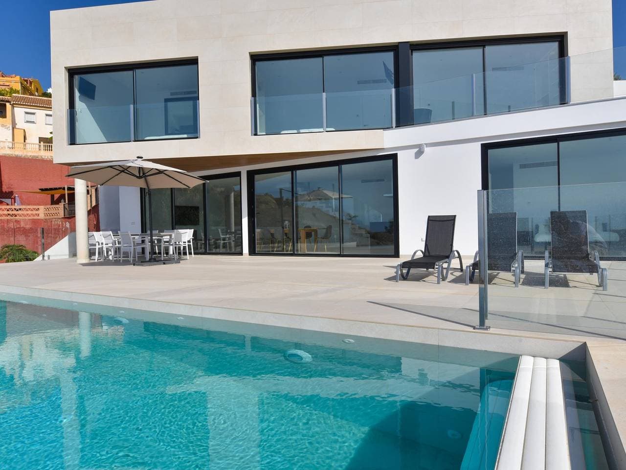 Foto 2 von 35: Villa mit Meerblick, beheiztem Pool und Jacuzzi