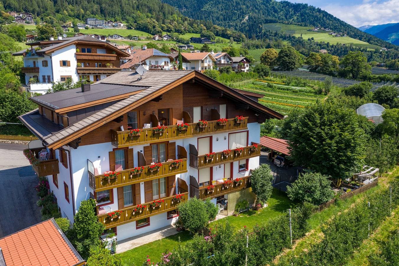 Foto 9 von 10: Apartment "Wohnung 2 Dachgeschoss" mit Bergblick, WLAN und Balkon