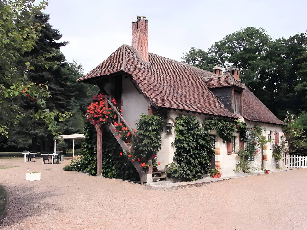Foto 9 von 26: Bed & Breakfast 'Auberge Marcheroux Zimmer Nr. 4' mit Gemeinschaftsgarten und WLAN