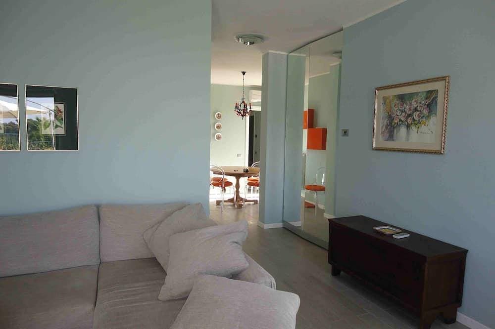Foto 11 von 30: Helle und elegante Villa mit privatem Pool und Gartenterrasse mit Meerblick