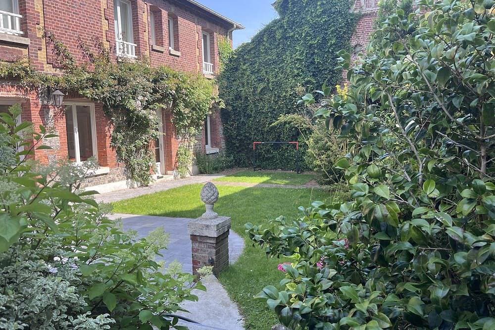 Villa Léonie, Der Strand direkt vor der Tür, der Garten ganz für Sie allein 1