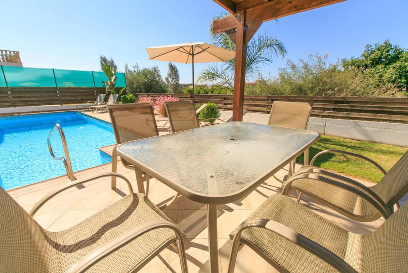 Foto 6 von 33: Villa für 9 Personen mit Terrasse