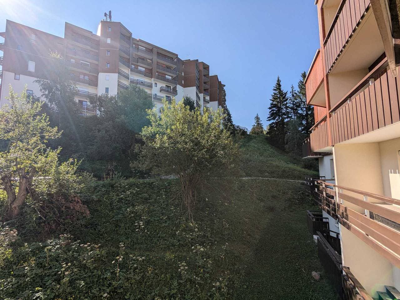 Foto 9 von 11: Gemütliche 5 Pers Wohnung an der Piste, Balkon und Skischließfach