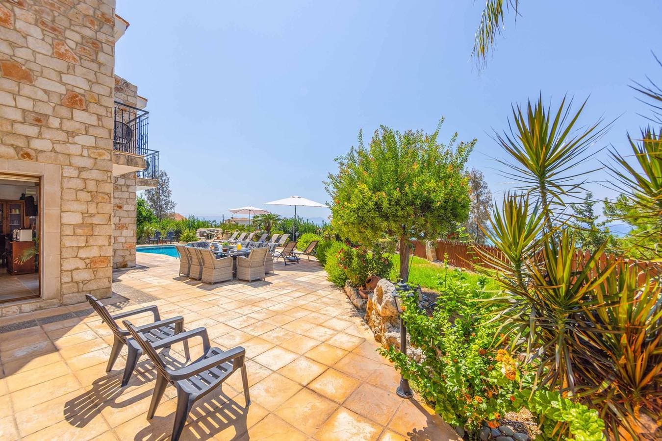 Foto 9 von 45: Villa für 8 Personen mit Balkon
