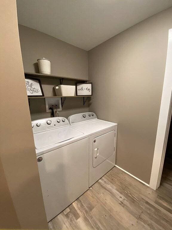 Completely  Renovated house 5 Minutes from downtown Hannibal Historic District. 1