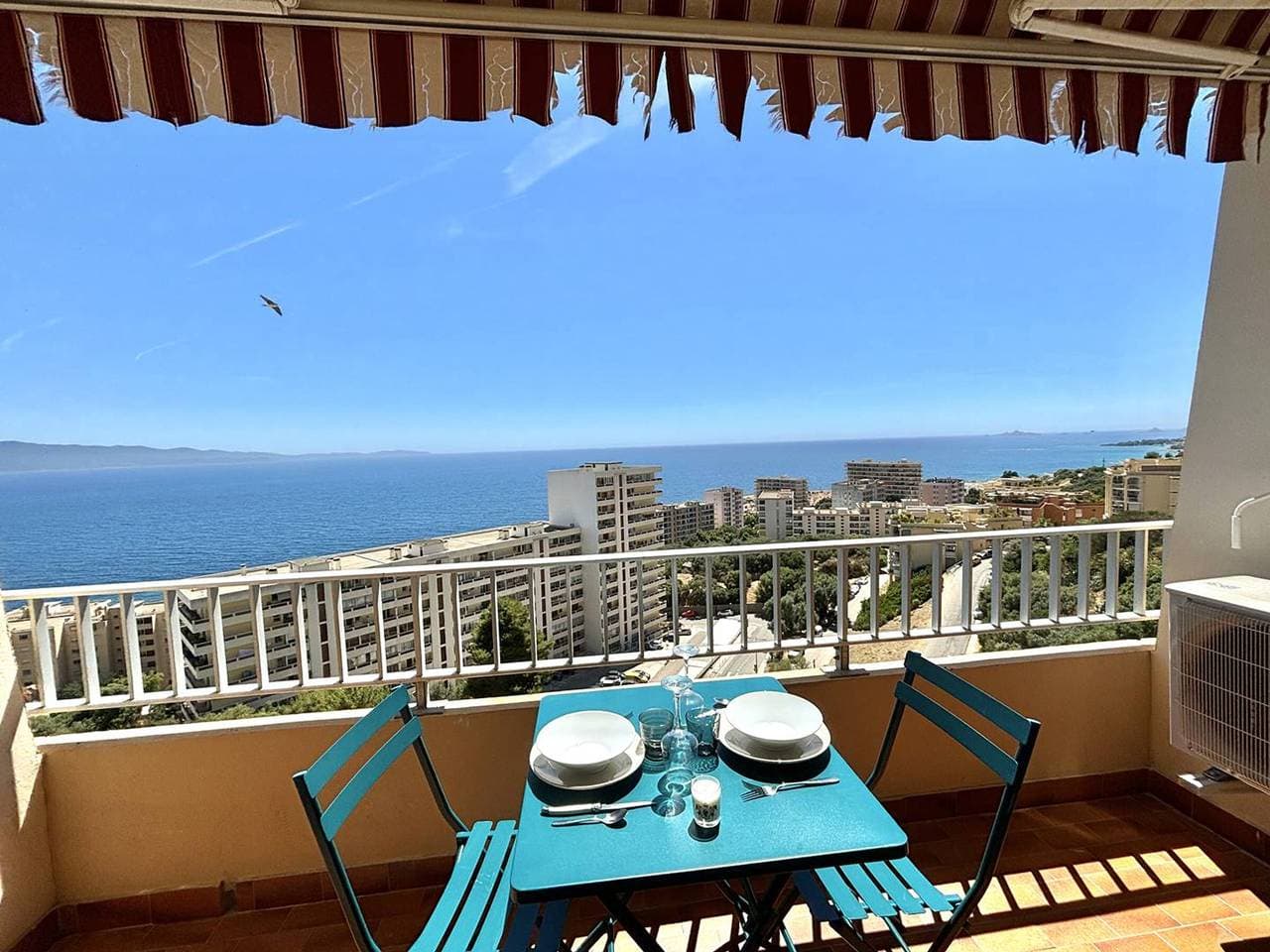 1-Zimmer-Wohnung mit Parkplatz in Ajaccio 1
