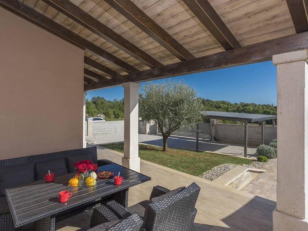 Foto 7 von 20: Villa in Tinjan mit Schwimmbecken