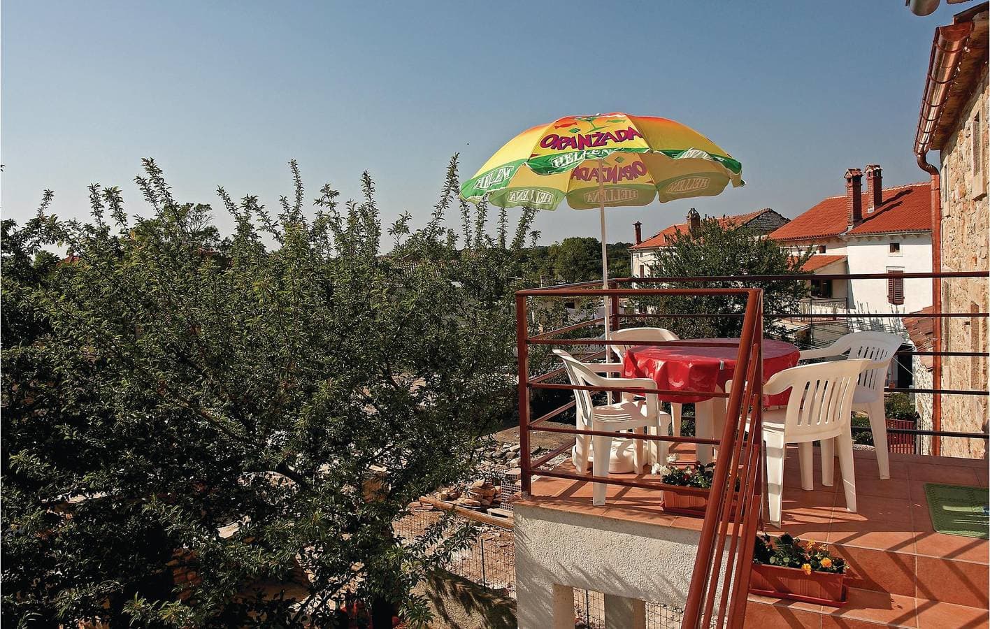 Foto 4 von 23: Gemütliche Ferienwohnung mit Terrasse, WLAN und Parkplatz, 1,5 km von der Küste und der Stadt entfernt