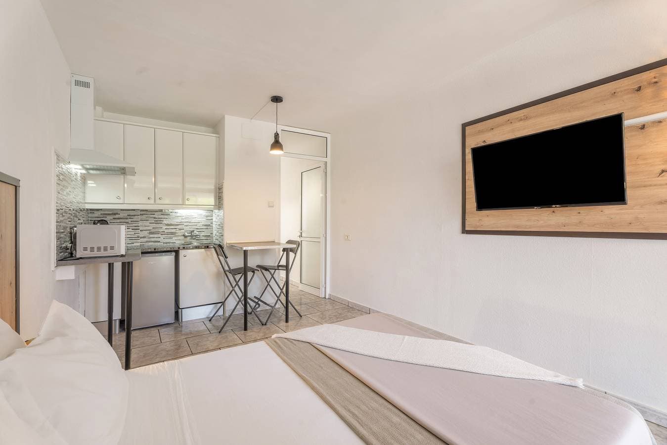 Foto 6 von 27: Ferienstudio 'Hand Made Suite' mit Gemeinschaftspool, WLAN und Klimaanlage