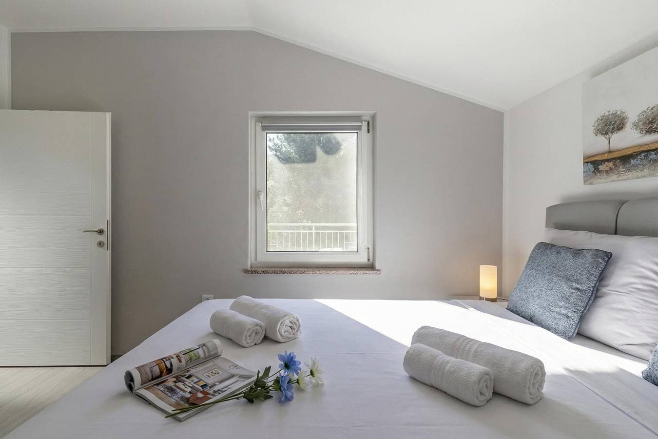 Foto 7 von 19: Seaview House - Leana Apartment