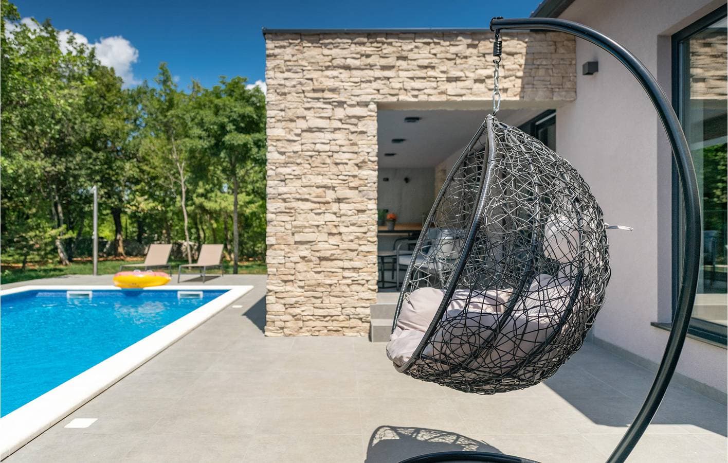 Foto 12 von 44: Geräumige 2-Zimmer-Wohnung mit Pool, WLAN und Parkplatz