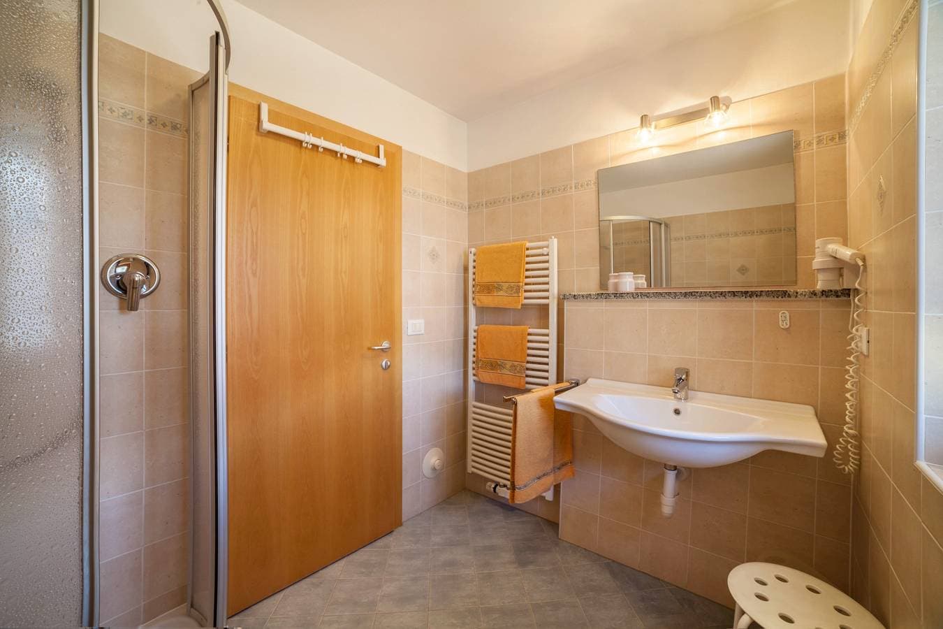 Foto 10 von 24: Ferienwohnung 'Roath Hof 3' mit Bergblick, Gemeinschaftsgarten und Wi-Fi