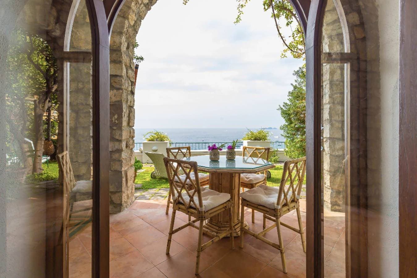 Foto 7 von 48: Villa für 6 Personen mit Terrasse