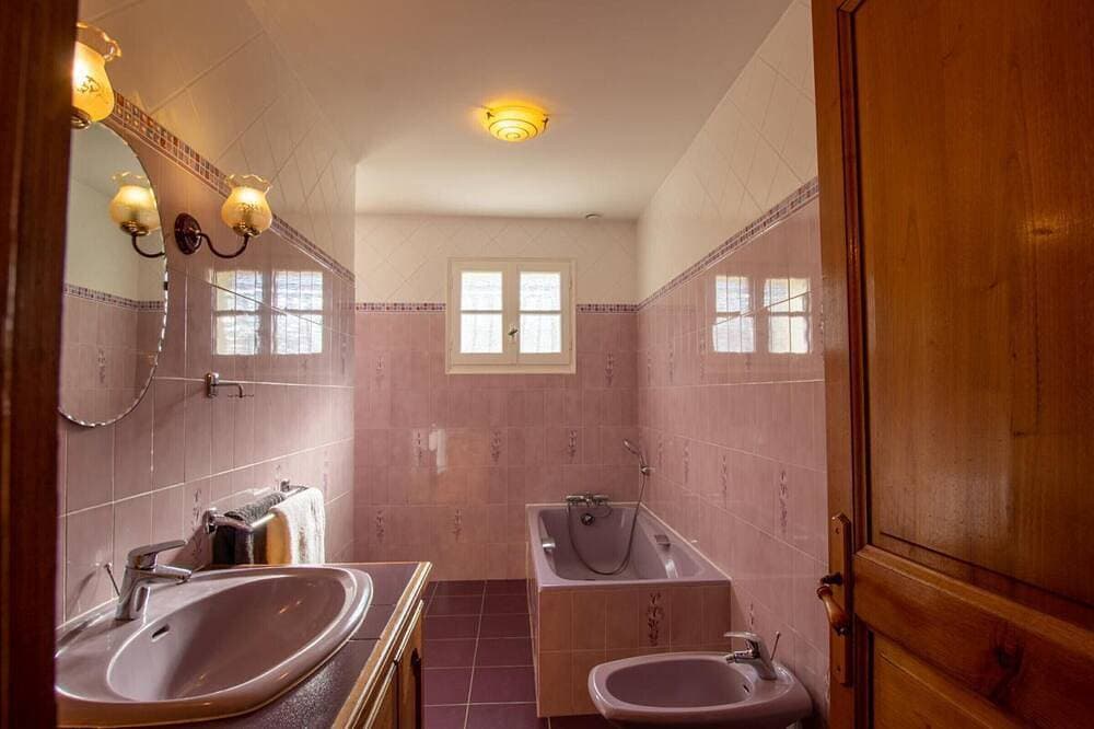 Foto 5 von 21: Geräumiges Haus mit privatem Pool und Internet in Villamblard