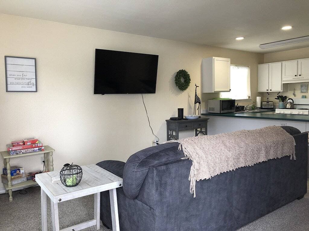 Foto 11 von 18: Dock Walk 1- Cozy 3 bed/2 bath near beaches