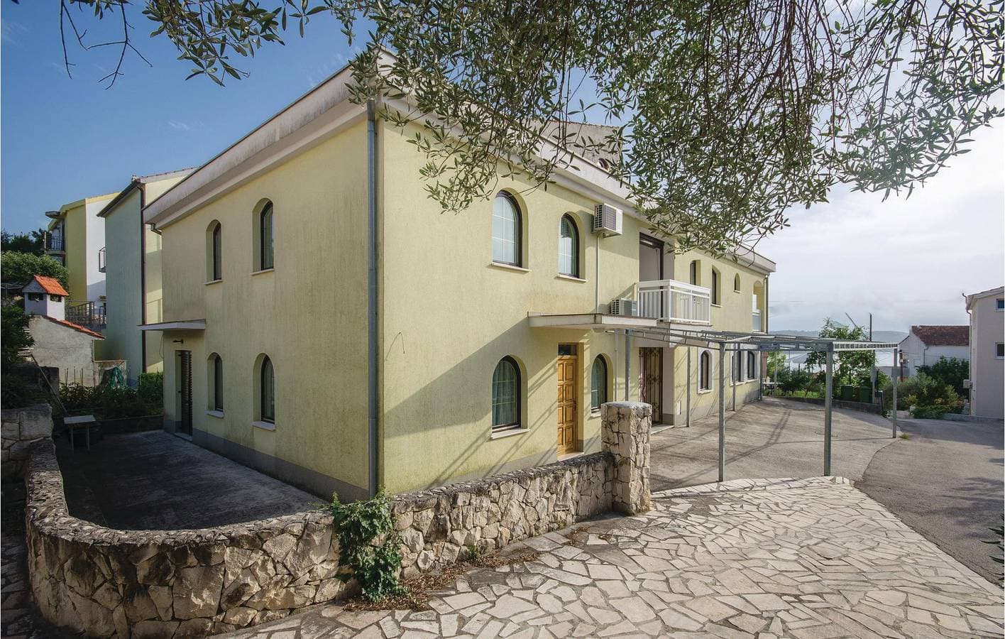 Gemütliche Ferienwohnung mit Terrasse, Parkplatz und WLAN in der Nähe des Strandes Uvala Bočići 1