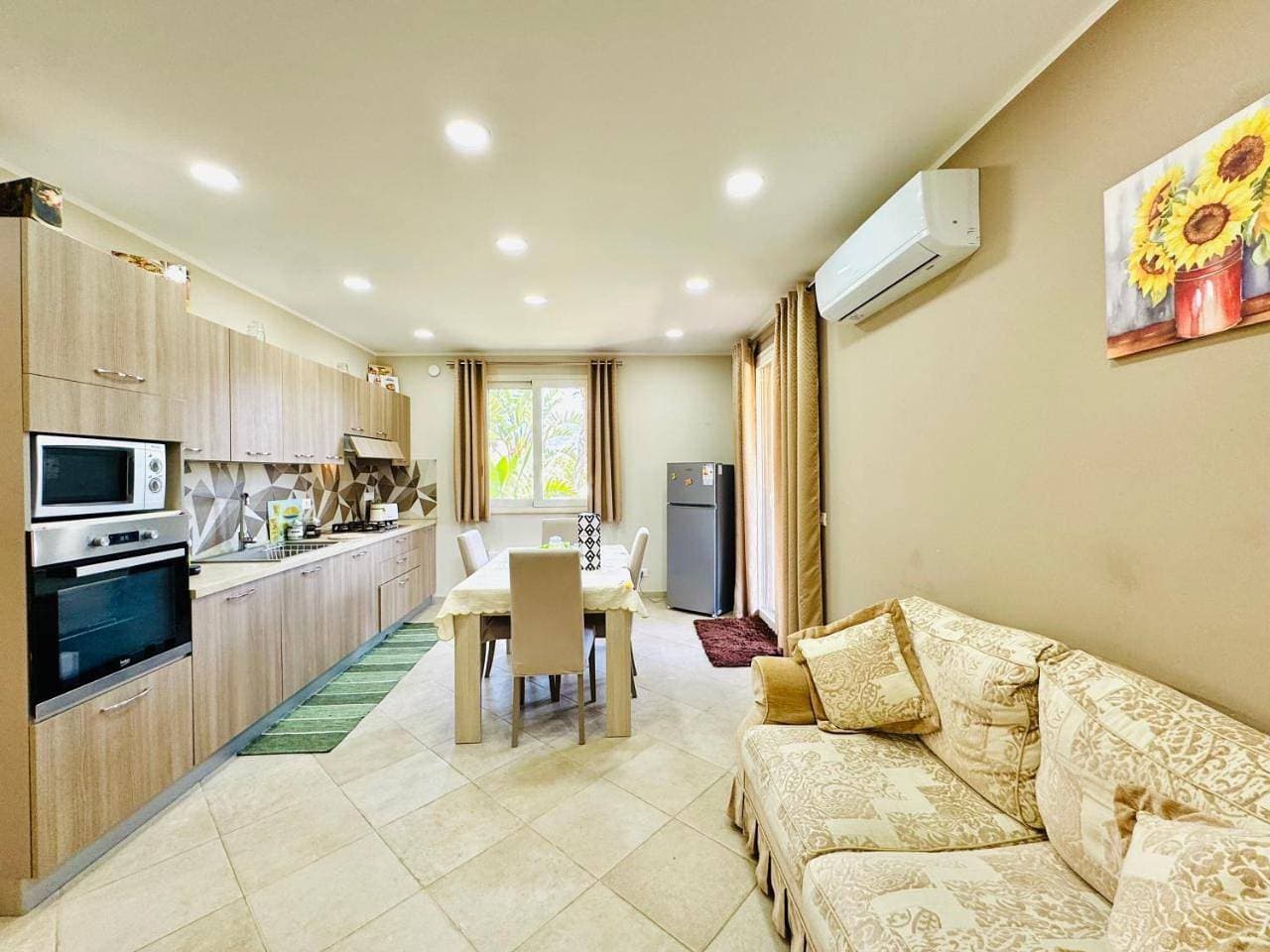 Foto 8 von 52: Three-Bedroom Apartment with Balcony