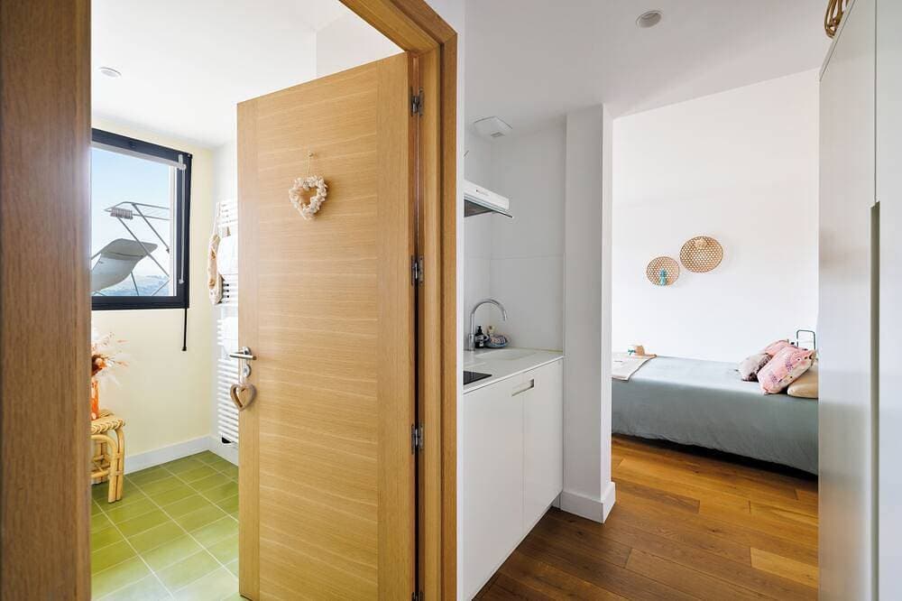 Foto 3 von 12: Spacious Ursuya studio with mountain views, spa & pool access