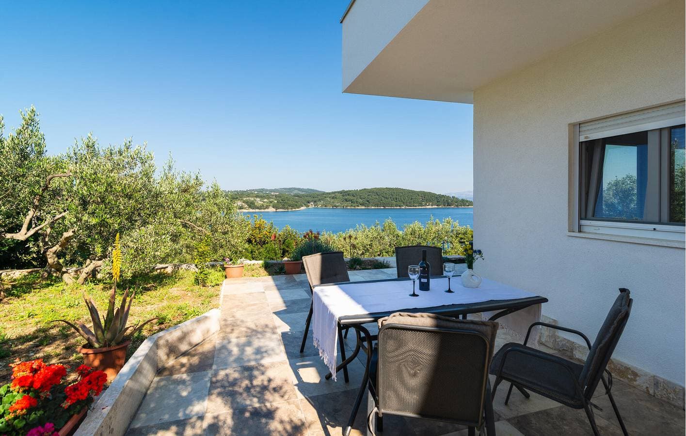 Foto 8 von 21: Gemütliche Ferienwohnung mit Meerblick, Terrasse, WLAN und Parkplatz in Necujam