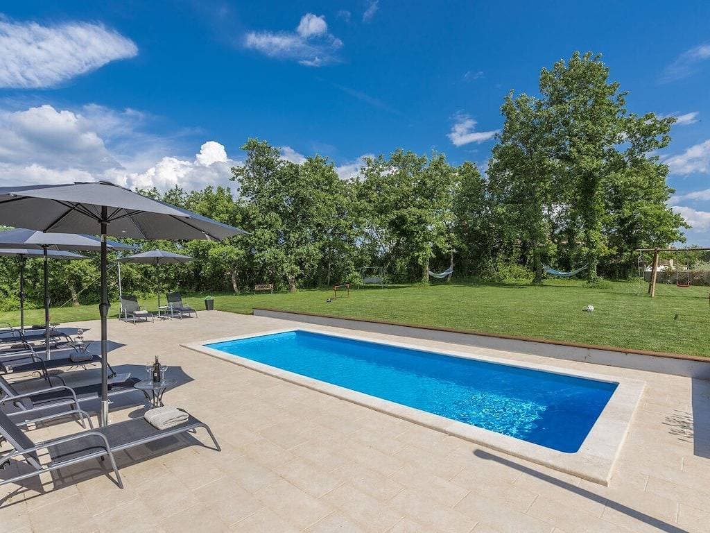 Foto 2 von 20: Villa in Porec mit Schwimmbecken
