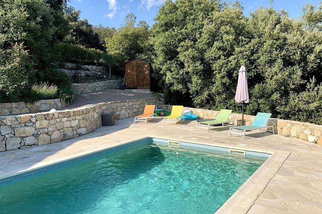 Foto 10 von 47: Ferienhaus mit Pool und herrlichem Blick in Mons