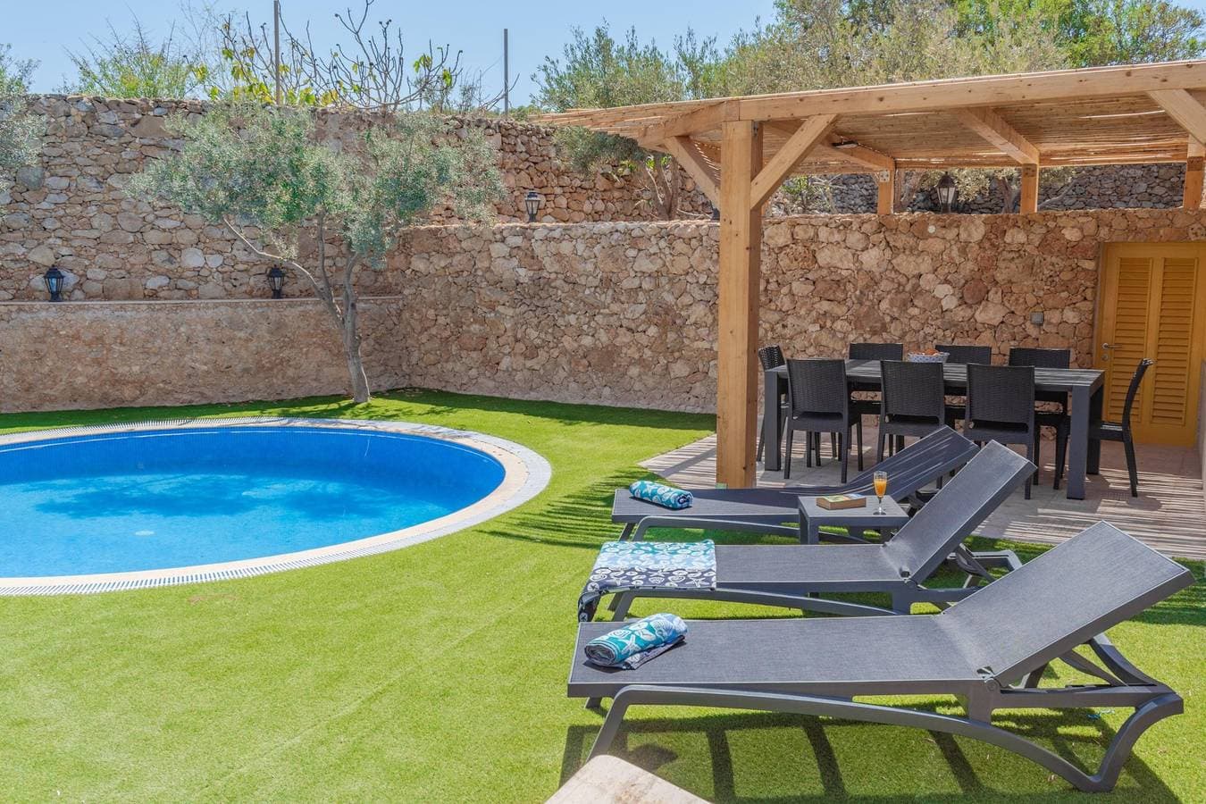 Foto 5 von 25: Villa für 8 Personen mit Garten