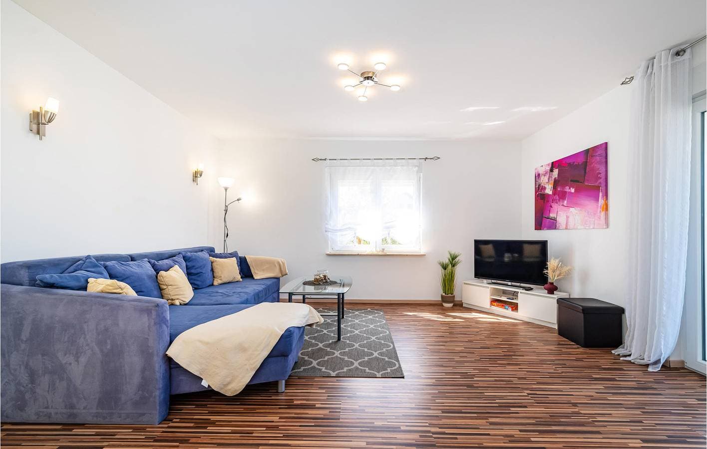 Foto 4 von 32: Gemütliche 75 m² große Wohnung mit Pool, Terrasse und nur 400 m von der Küste entfernt