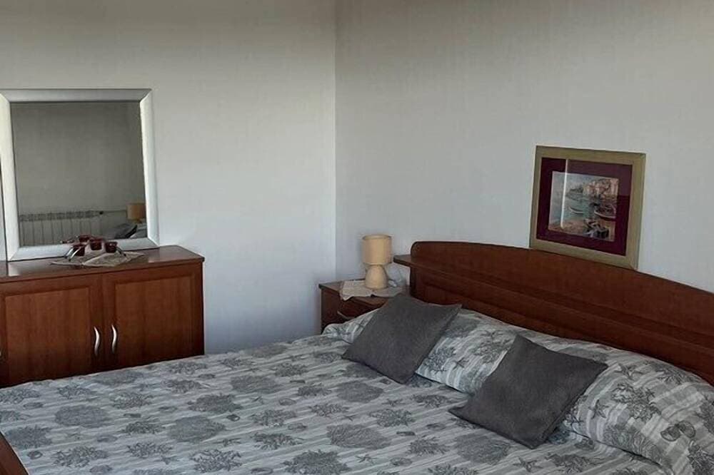 Foto 2 von 30: Ein-Zimmer-Apartment mit Balkon A2